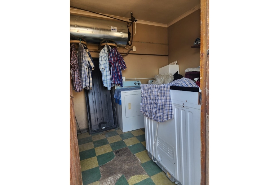 4 Bedroom Property for Sale in Bergzicht Western Cape